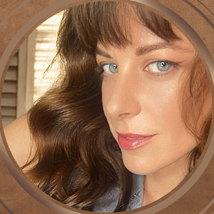 Profile picture - Queen Bee Alexandria Lee
