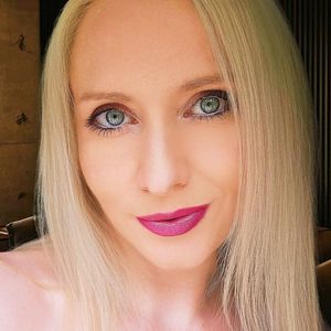 Profile picture - TheAlexaLondon