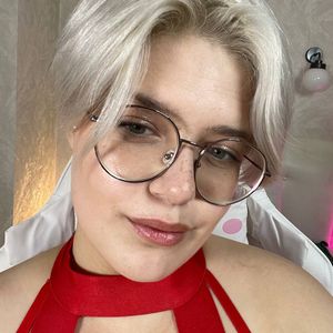 Profile picture - Monica