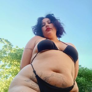 Profile picture - RebbekaBhons