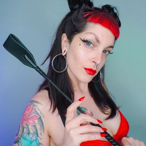 Profile picture - Emily Doomed