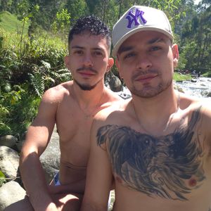 Profile picture - Aron amp Leo