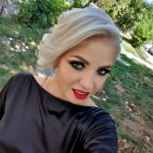 Profile picture - Tina