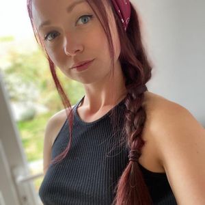 Profile picture - Elizabeth May