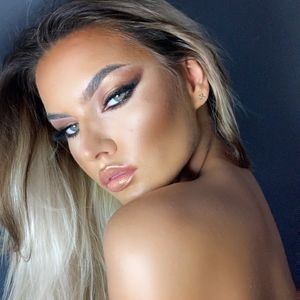 Profile picture - Anais A