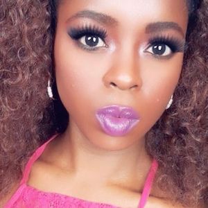 Profile picture - Simone Savage