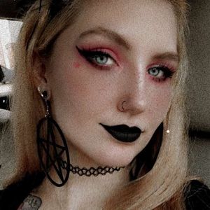 Profile picture - Selina Skye