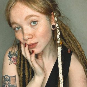 Profile picture - Maya Light