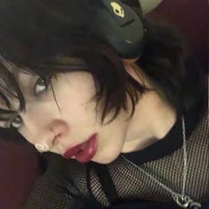 Profile picture - alice addams