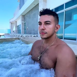 Profile picture - tom