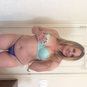 Profile picture - Lacey Wings