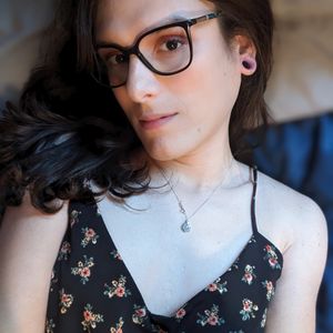 Profile picture - Alice Love