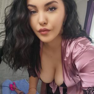 Model - FreyaHotty naughty