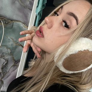 Model - Fiona vibrator