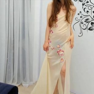 Model - HairyLady femdom