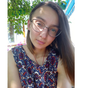 Model - Elizabeth Blonde