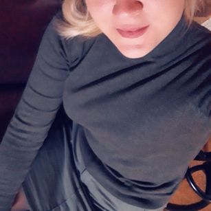 Model - Olivia Brawn masturbation