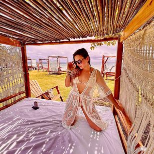 Model - Bella Jones Blonde