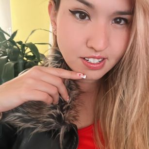 Model - Bella Jones curvy