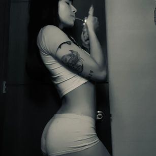 Model - Addison bigtits