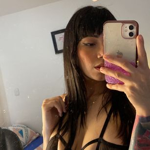 Model - Addison anal