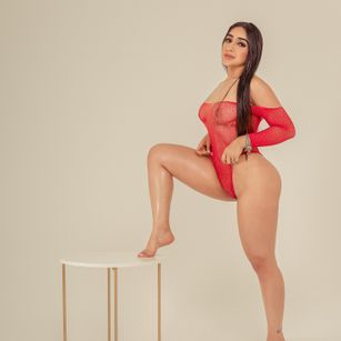 Model - Jazmin Myers shaved