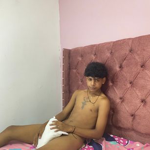 Model - Darksex young