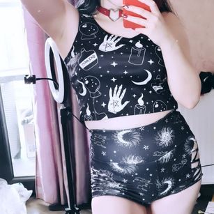 Model - Goddess Alice Moonsea domination