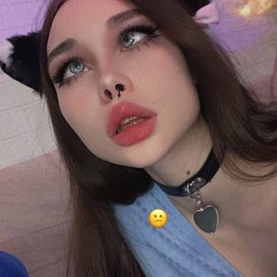 Model - Alisa masturbation