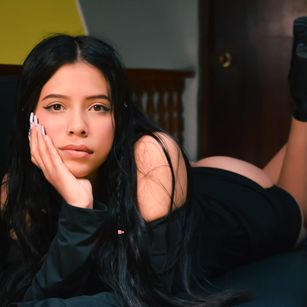 Model - Chiara bigtits