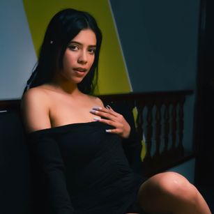 Model - Chiara bigass