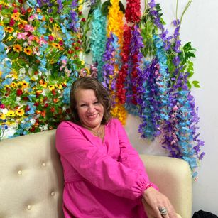 Model - Lara Ross deepthroat