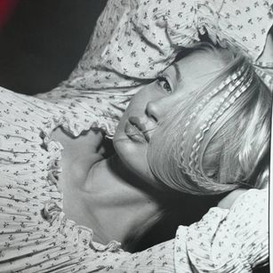 Model - ZarinaSwifft cute