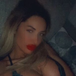 Model - StellaRoe squirt