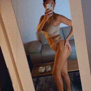 Model - StellaRoe highheels