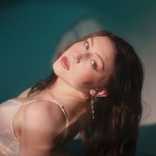 Model - AkiRumi horny