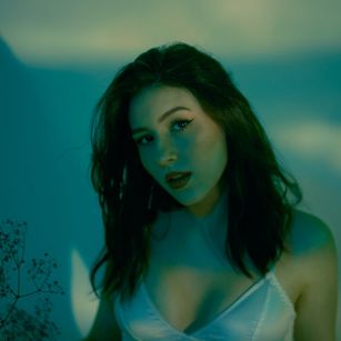 Model - AkiRumi teen