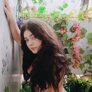 Model - Arianita Stone teen