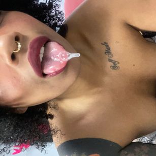 Model - Alejandra smile