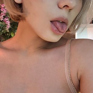 Model - LillyLand femdom