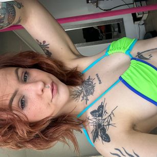 Model - Bailey Skyes skinny