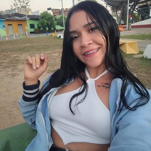 Model - Dayanis amor