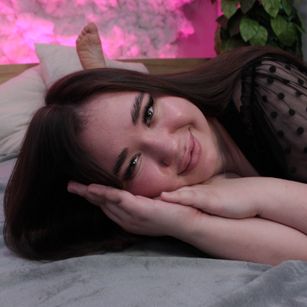 Model - Your Seline BBW