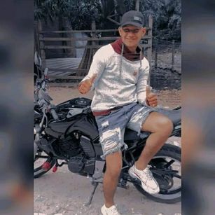 Model - Stiven lake milk