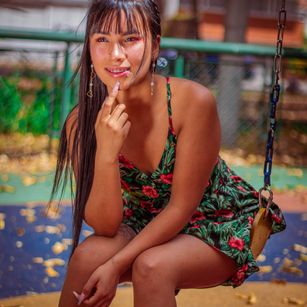 Model - KoralRoux spank