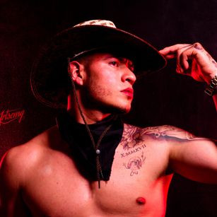 Model - tathanxxx09 piercing