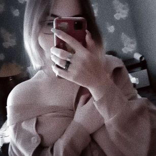 Model - Mina cam2cam