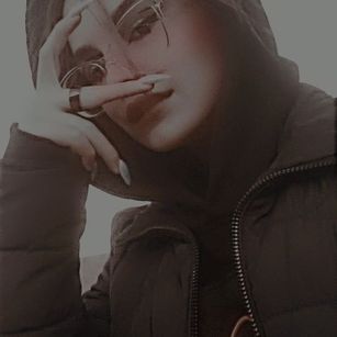 Model - Mina roleplaying