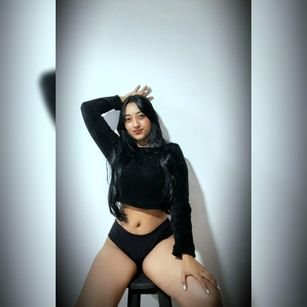 Model - Mia Ferrer dildo