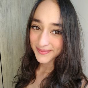 Model - Sylvie Gomez latina